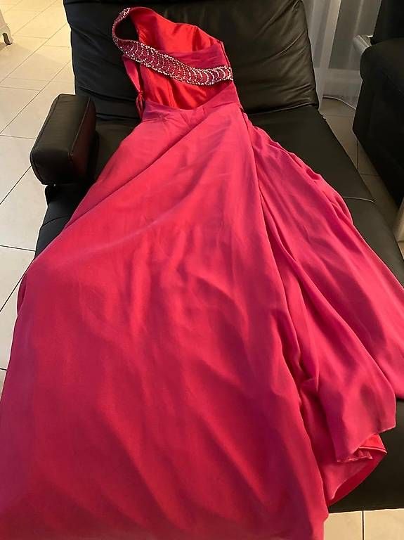 Kleider: Deisgner pink Kleid – Gebraucht aus Emmenbrücke von Ddagi 1