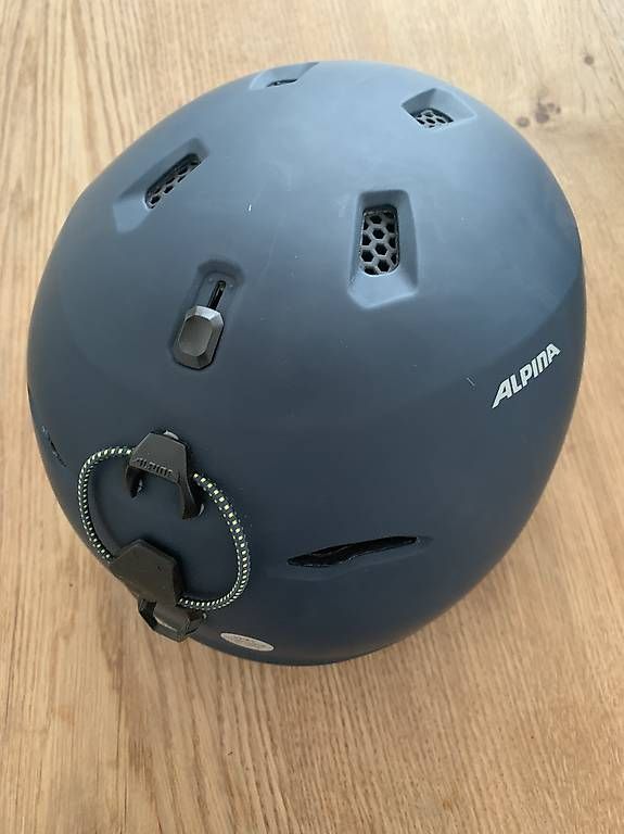 Caschi: Skihelm Alpina – Usato da Trimstein venduto da FeltAR5