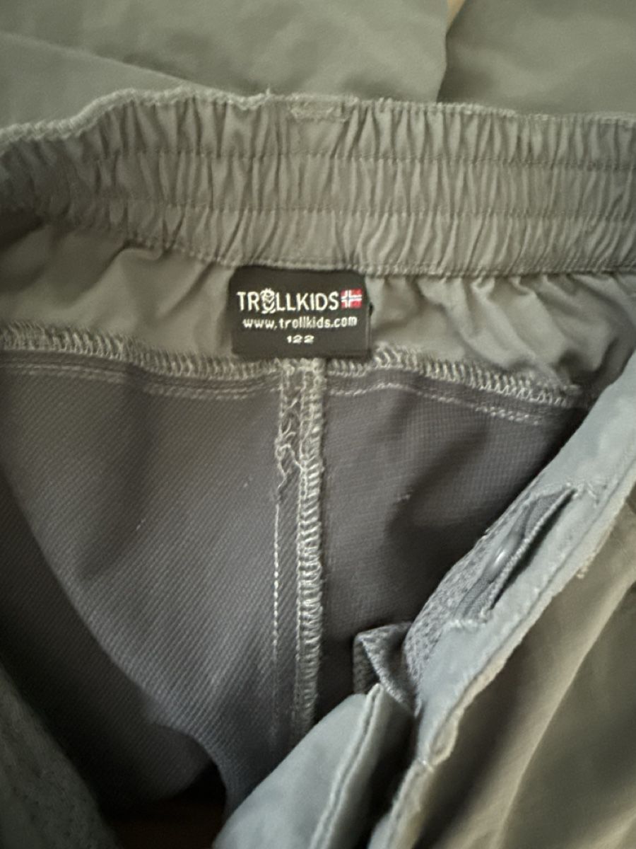 Trollkids Pantaloni: Wanderhose von Trollkids, Gr.122 – Usato da Adliswil venduto da mun_k9pf 2
