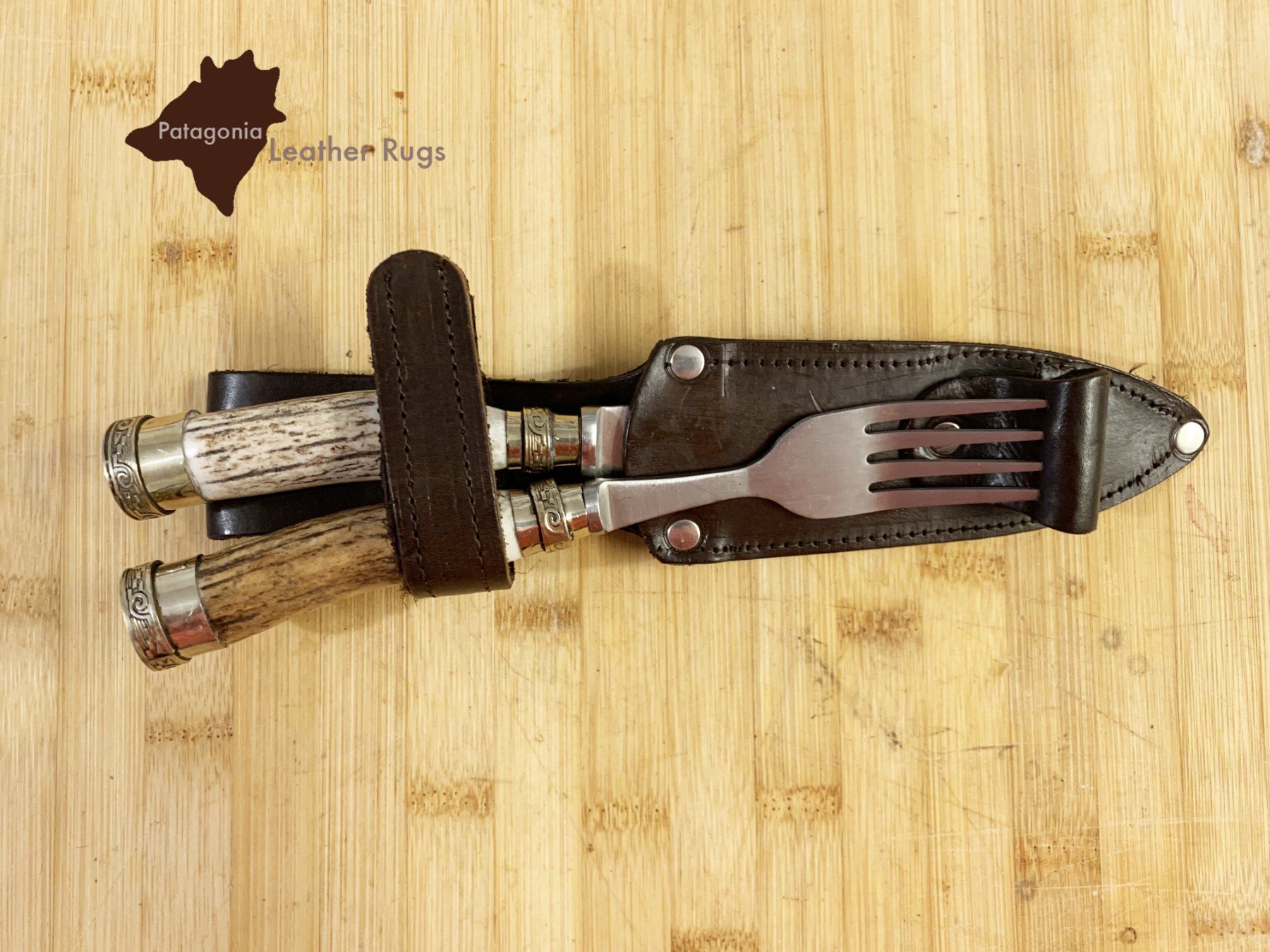 Set di posate: Messer- und Gabel-Set mit Hirschgeweih-Griffen – Nuovo e nell'imballaggio originale da Arbedo venduto da patagonialeatherrugs 3