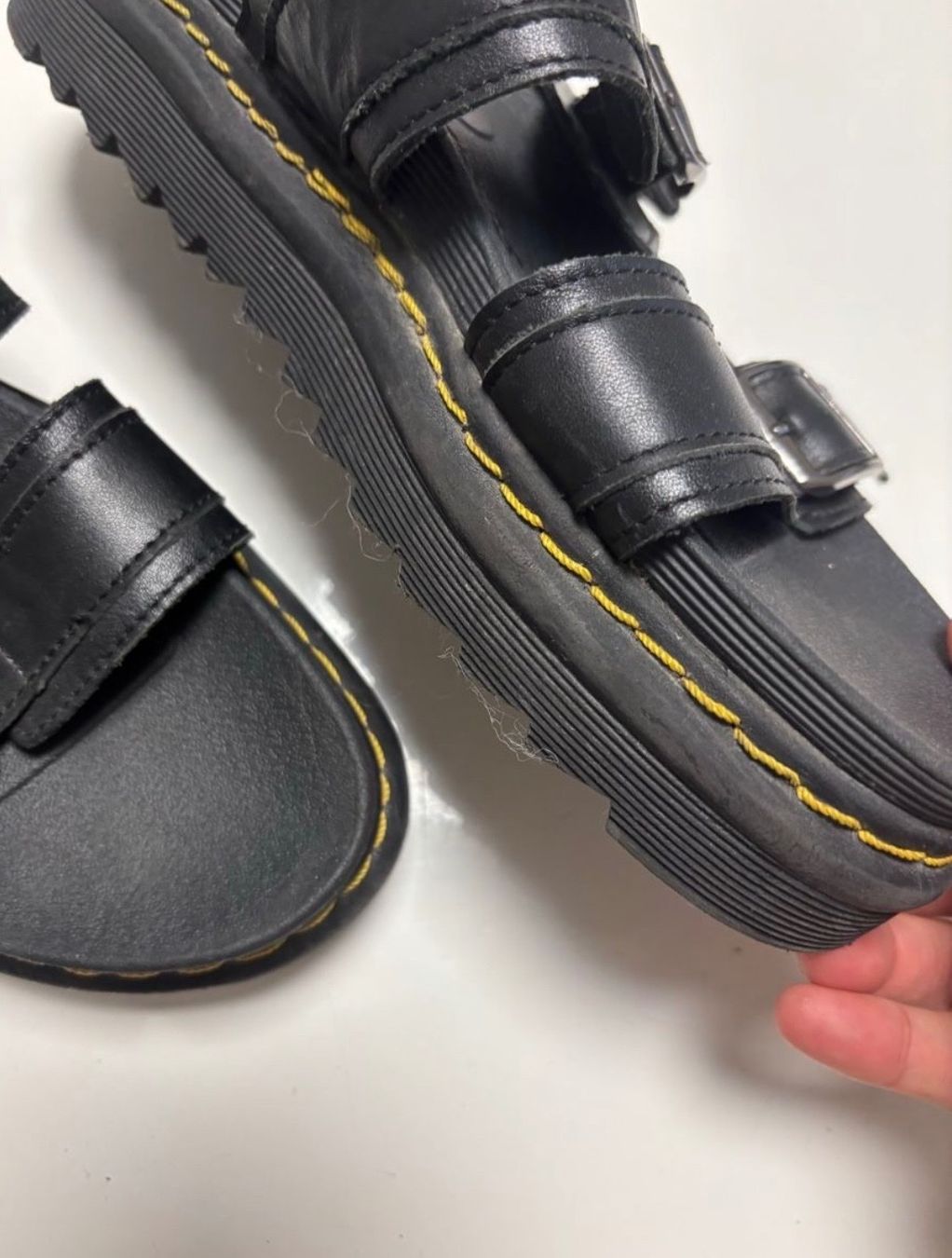 Dr. Martens Chaussures femmes: Sandalen Dr. Martens – D'occasion à Münchenbuchsee par princesas-2007 1