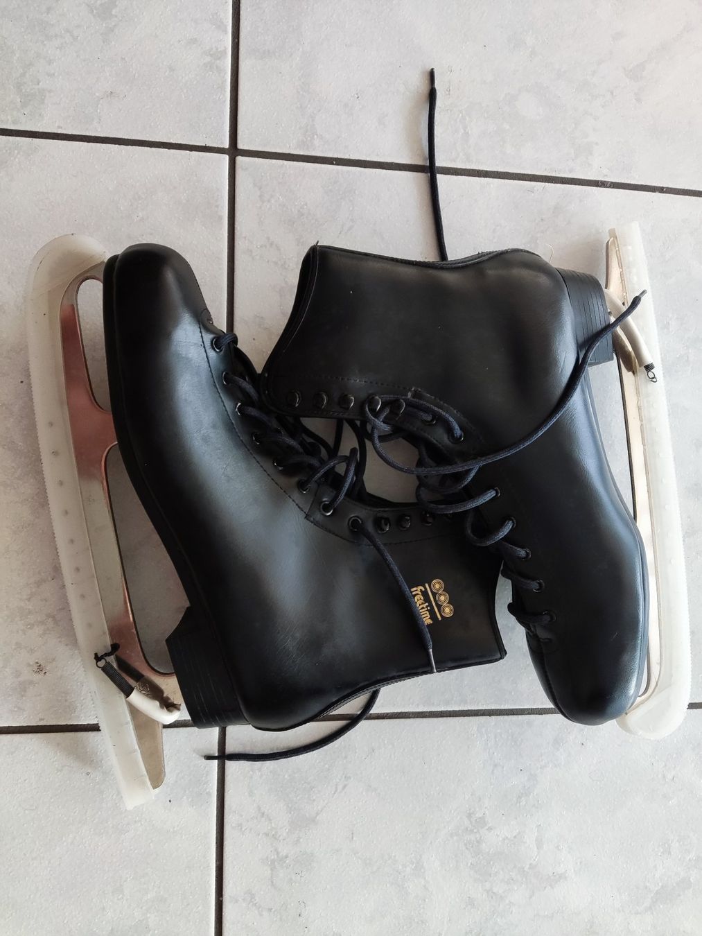Pattini da ghiaccio: 1 Paar Eiskunstlaufschlittschuhe schwarz Größe 46 – Nuovo (secondo la descrizione) da Brunnen venduto da user_m
