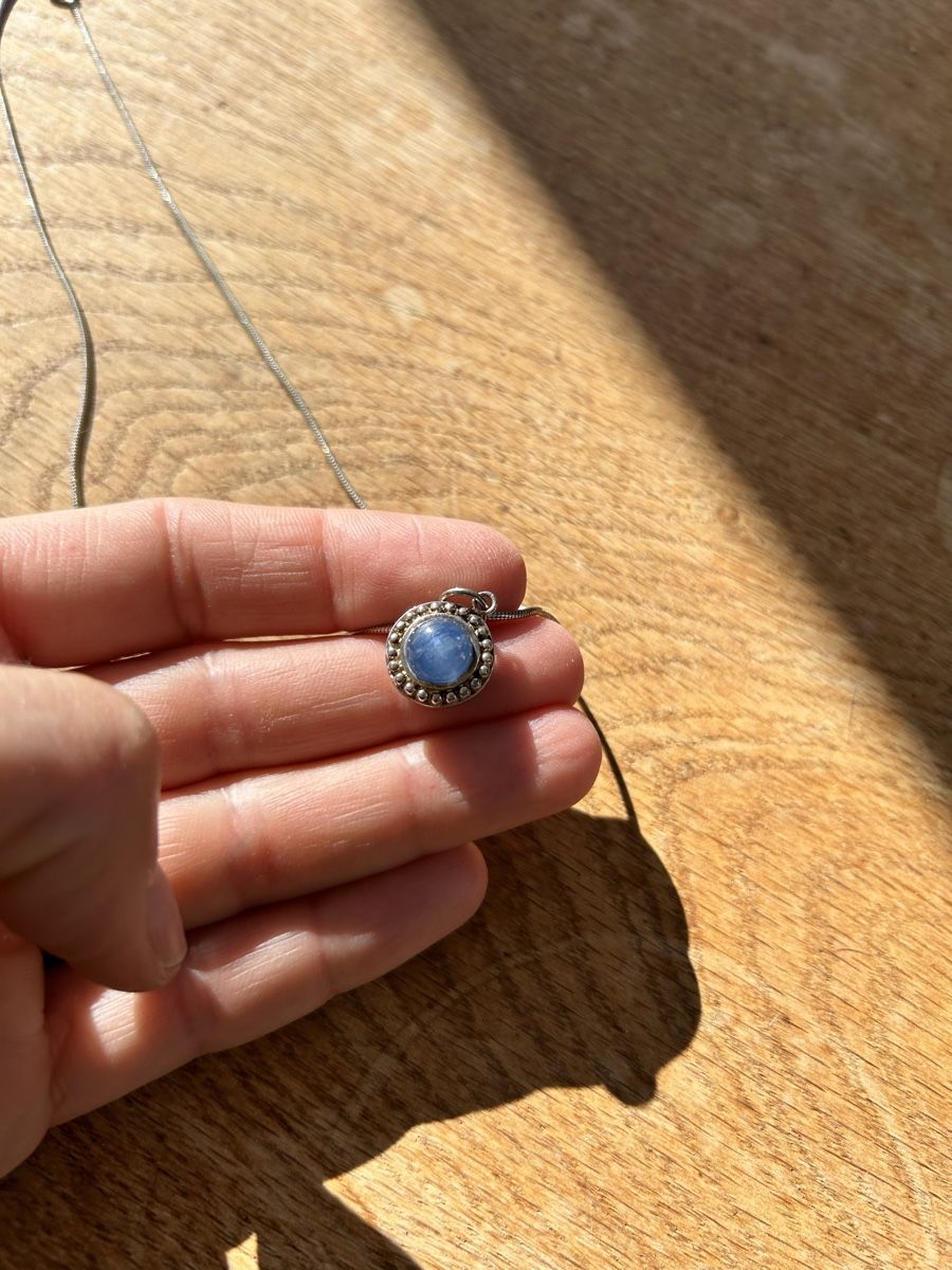 Ketten: Silberkette mit Anhänger, blauer Stein, Vintage – Gebraucht aus Trin von kreadiva 1