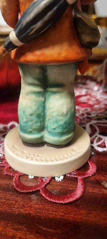 Tutte le decorazioni: Hummelfigur Geigerlein von Goebel – Usato da Kaufdorf venduto da Nati-Nati 2