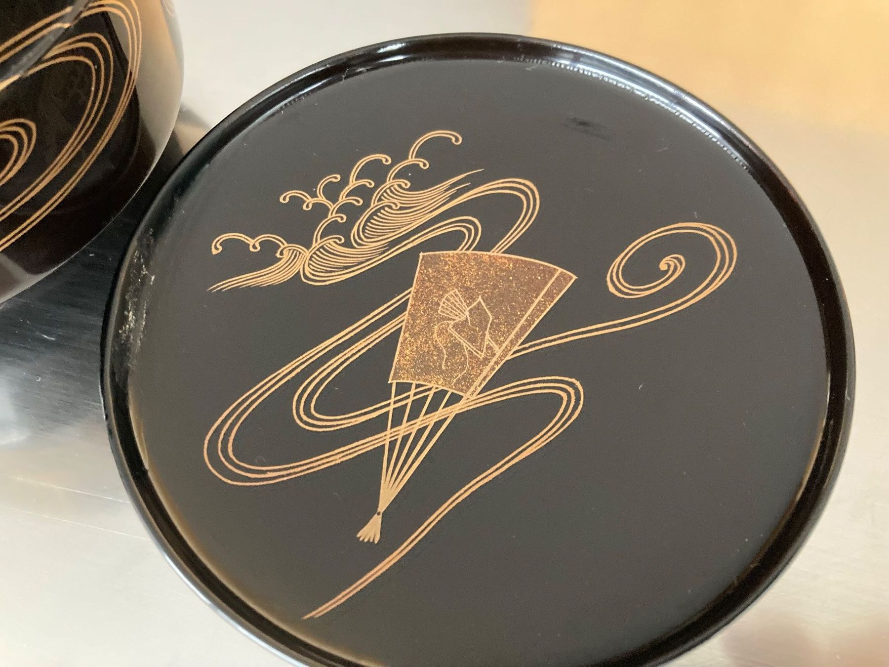 Ciotole: Wunderbare alte Lackschale mit Deckel, Lackdose, Japan – Usato da Zürich venduto da kostbares 6