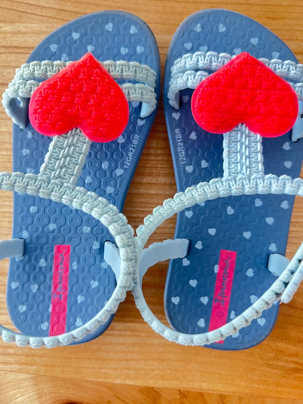 Schuhe für Mädchen: Ipanema Sandalen, hellblau mit Herz, Grösse 22/23 – Gebraucht aus Zürich von klily 1