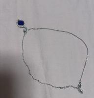 Silberfarbene Halskette mit blauem Stein - Modeschmuck!