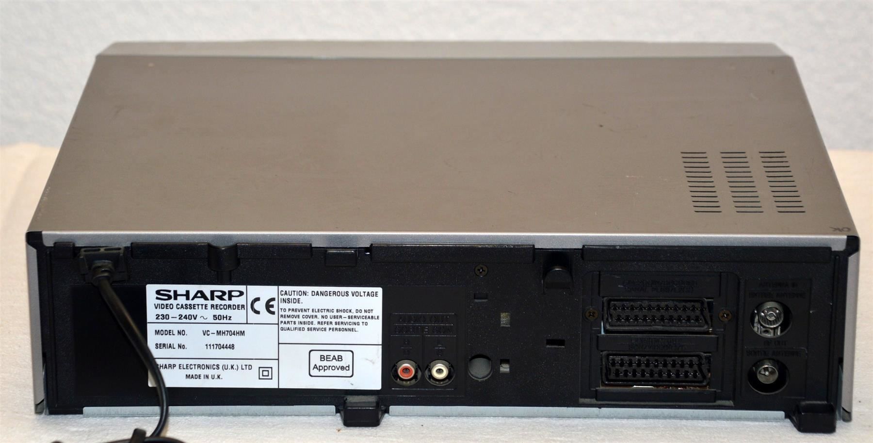 Sharp Registratori: Videorecorder VHS Sharp VC-MH704HM magnétoscope – Usato da Collonges venduto da arashee 2