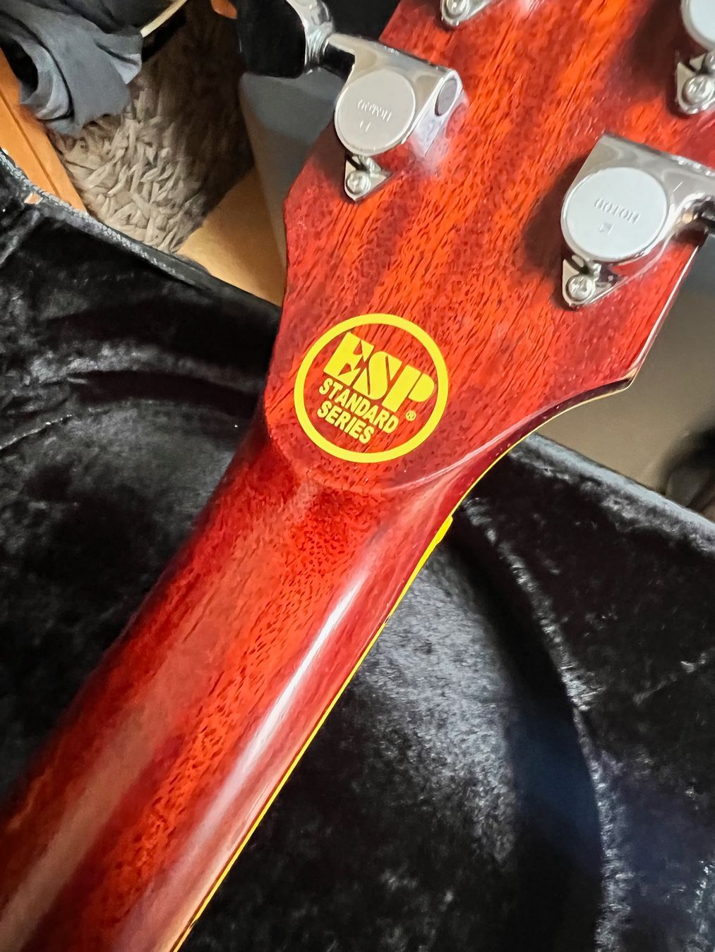 Esp Strumenti musicali: ESP Eclipse Japan Distressed Cherry Sunburst | Koffer | Top – Usato da Neunkirch venduto da F1986 1