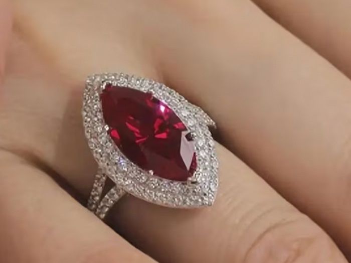 Anelli: Luxus Elegante Gr.19/9 Ring Farbe: Silber / Rot – Nuovo (secondo la descrizione) da Biel-Bienne venduto da Roserosse13 9