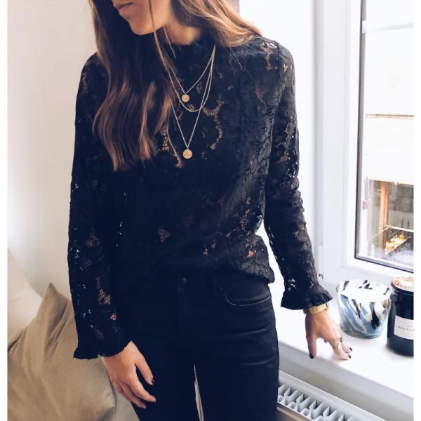 Top: Blouse en dentelles noire - taille S – Usato da Treyvaux venduto da MLRL 1