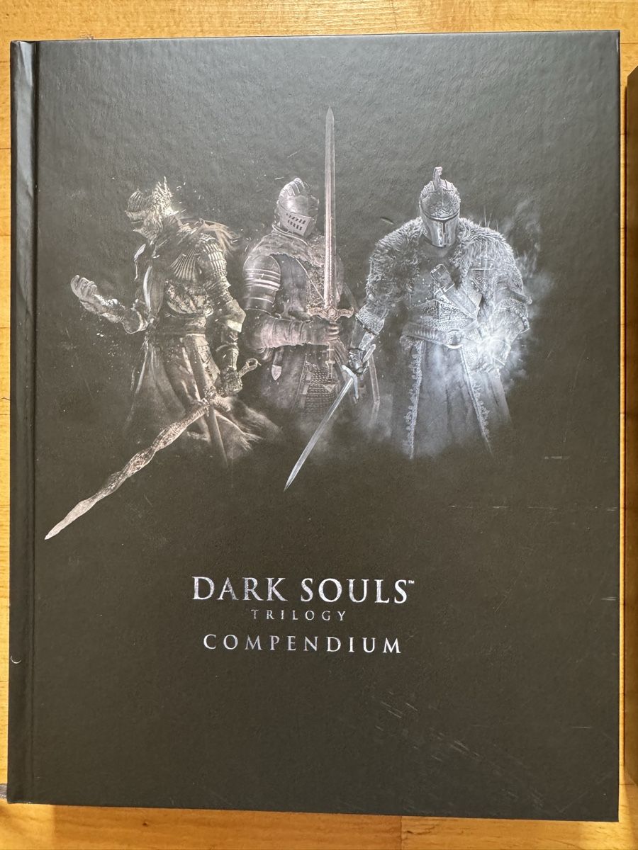 Livres: Dark Souls Trilogy Compendium Buch mit Drucken – D'occasion à Rüti ZH par Tsepela 1
