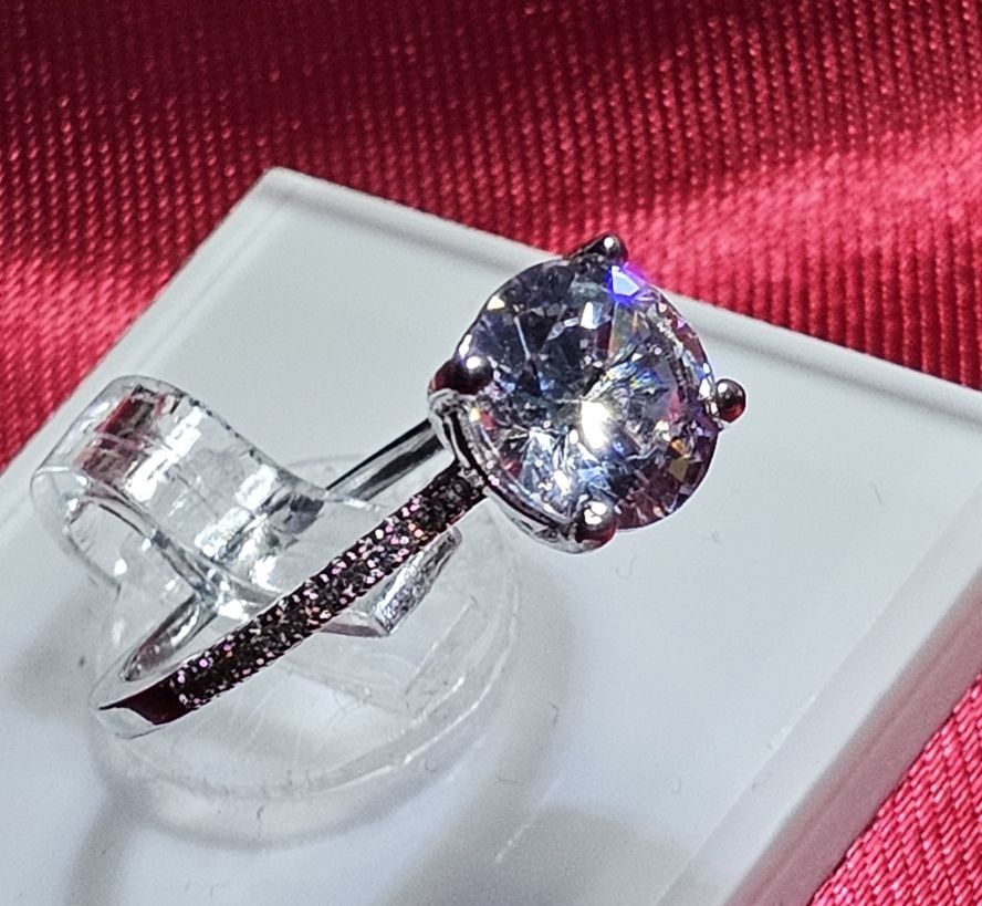 Anelli: Eleganter Ring mit grossem Zirkonia, 925 versilbert, Gr. 9 – Nuovo (secondo la descrizione) da Grenchen venduto da maretop 5