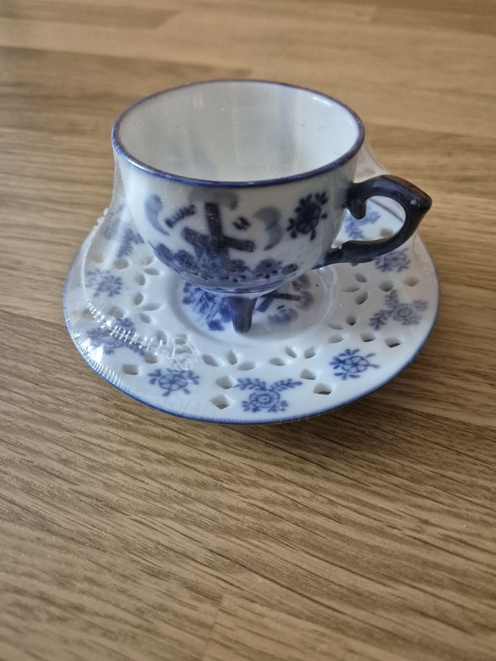 Set di piatti: Kaffeetasse mit Unterteller, Blau Weiss – Nuovo (secondo la descrizione) da Langenthal venduto da Polarisstern