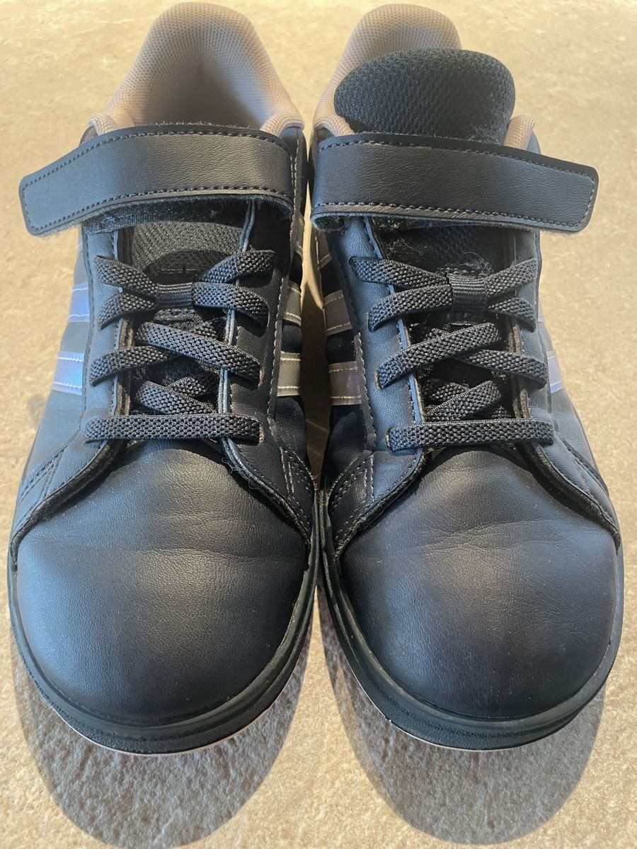 Adidas Scarpe per ragazze: Adidas Sneaker – Usato da Heiligenschwendi venduto da Mike73