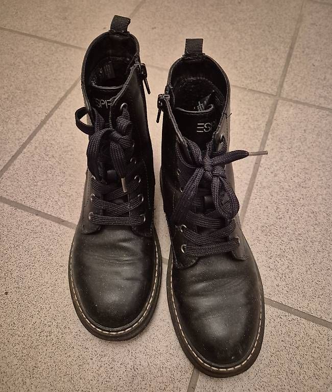 Esprit Scarpe per ragazzi: Stivaletto imbottito bambina – Usato da Vacallo venduto da for_Alessandra78