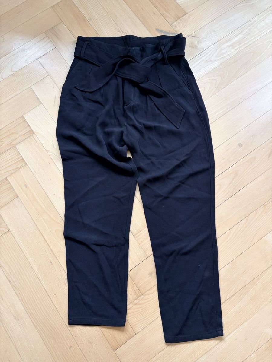 Sezane Pantaloni: Sézane, pantalons Austin, noir, taille 36 – Usato da Lausanne venduto da france.guillermin