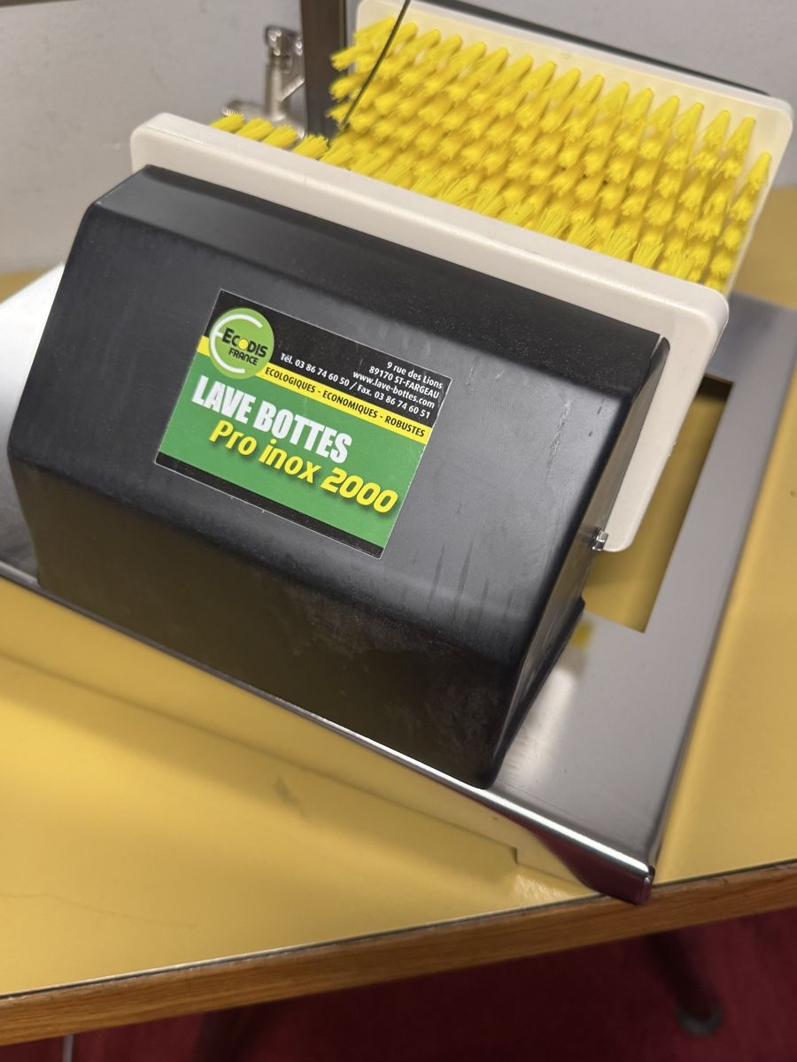 Tutte le macchine: Stiefelwaschanlage Lave Bottes neu – Nuovo (secondo la descrizione) da Schlieren venduto da Freundlich02 5
