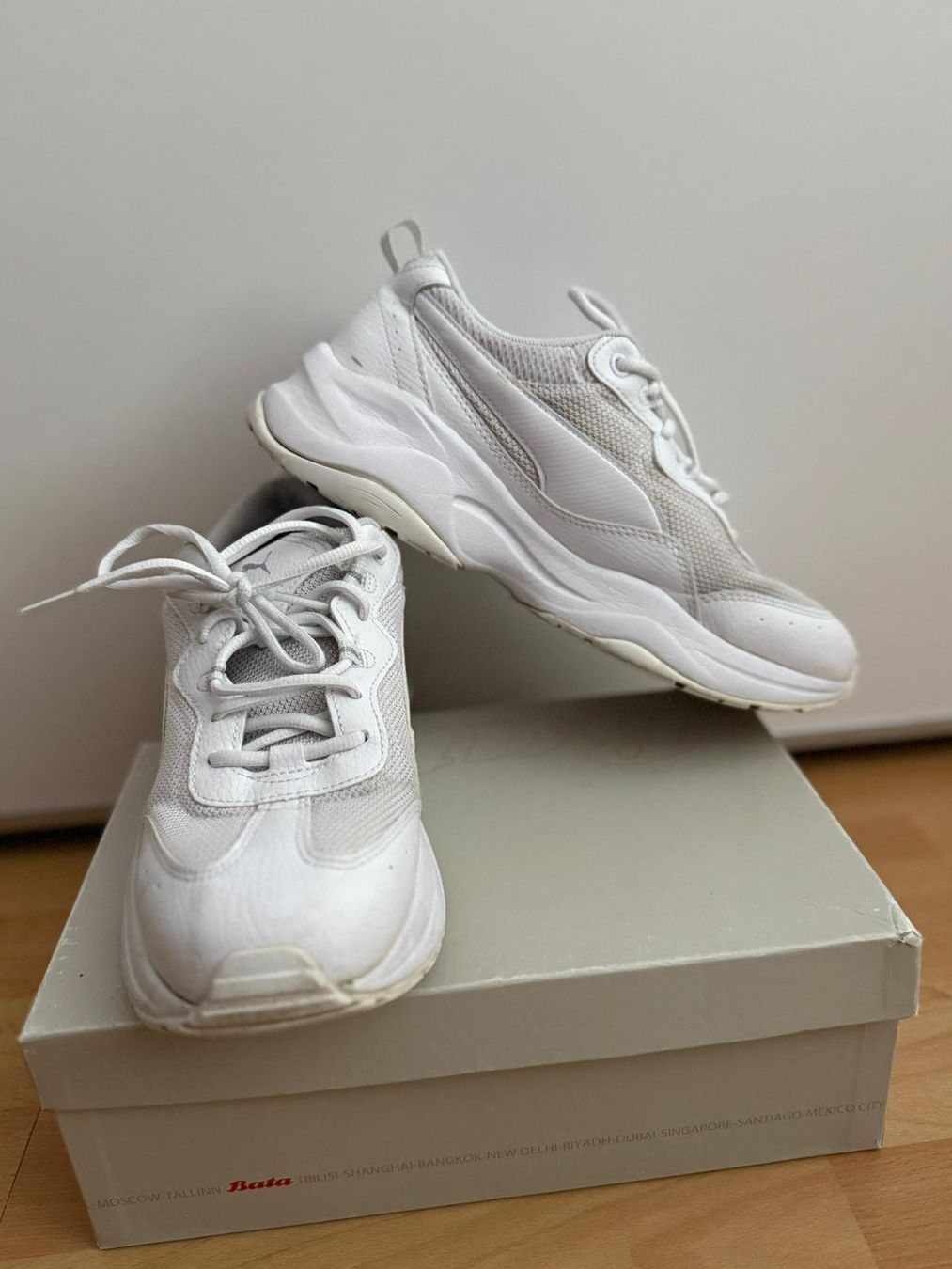 Puma Scarpe da donna: Weisse Puma Sneaker - CILIA, Grösse 40 - gebraucht – Usato da Bachenbülach venduto da Shukkley 1