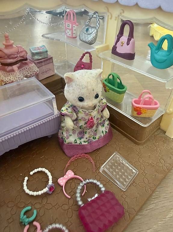 Sylvanian families Giocattoli: Boutique mit Figur Sylvanian families – Usato da Gümligen venduto da xifenglie 1