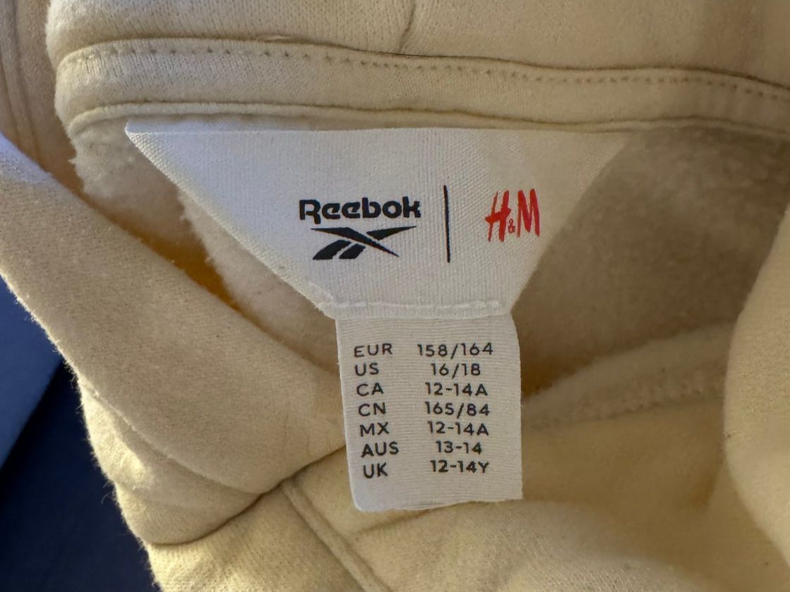 Reebok Maglioni & Felpe: Kapuzenpullover von Reebok by H&M – Usato da Bern venduto da Hepp 2