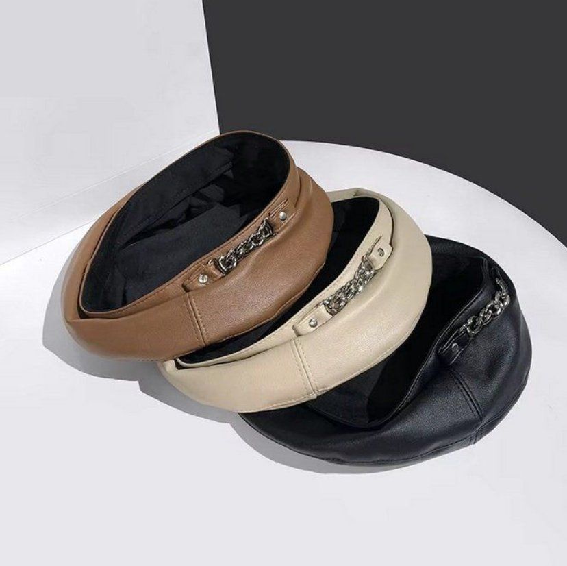 Copricapi, berretti & cappellini: 3x Barett-Hüten aus PU-Leder - chapeaux bérets – Nuovo e nell'imballaggio originale da Lausanne venduto da FASHION-WORLD-SHOP 1