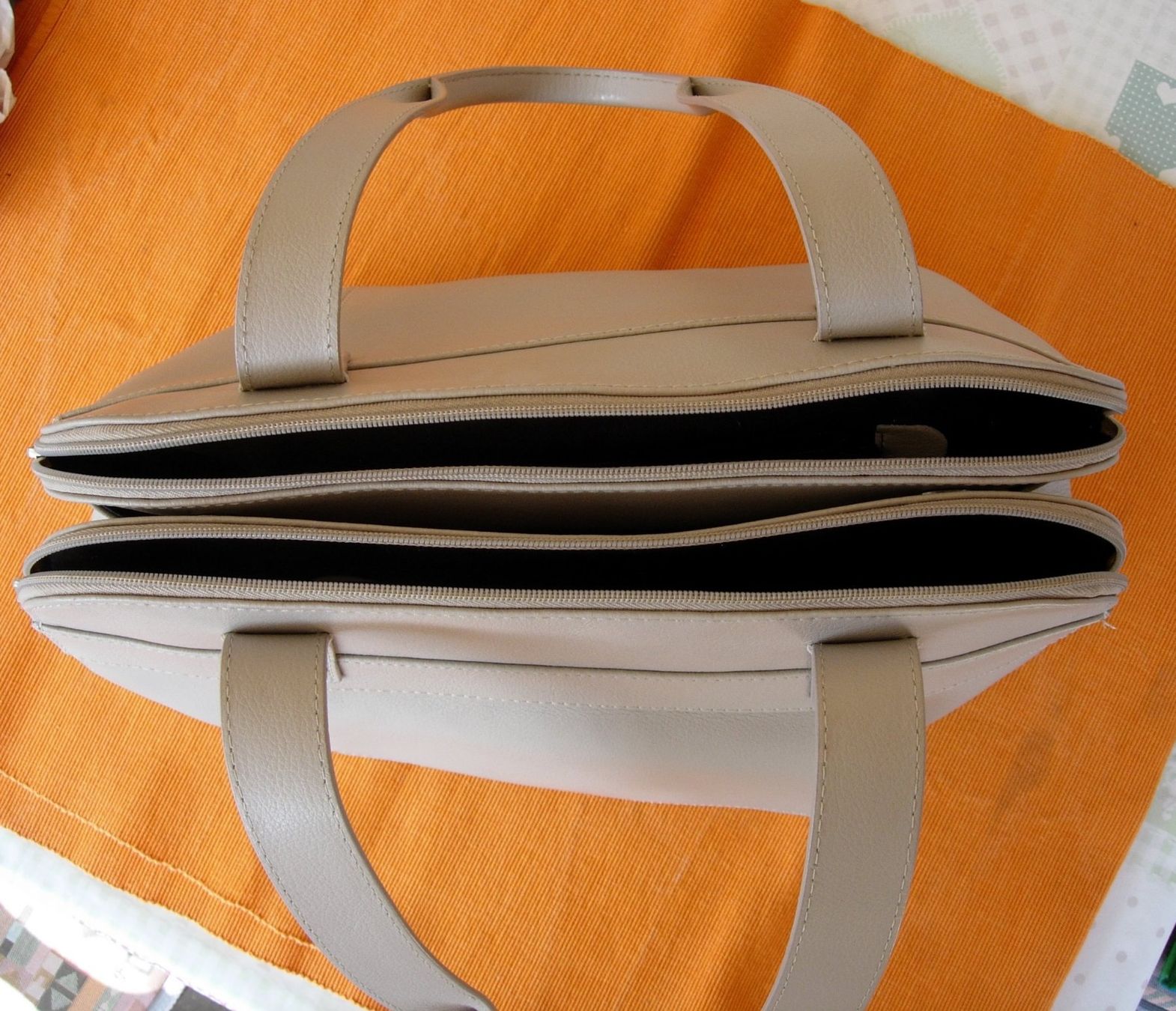 Sacs femmes: HELENA VERA - Damentasche/ Shopper - LEDER – D'occasion à Basel par Grbina64 6