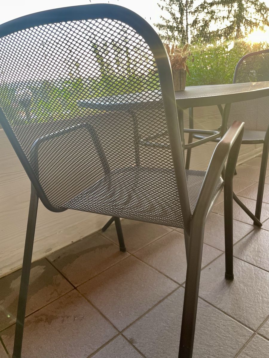 Chaises: leichter Gartentisch mit 2 passenden Stühlen – D'occasion à Birmensdorf ZH par cannella3 3