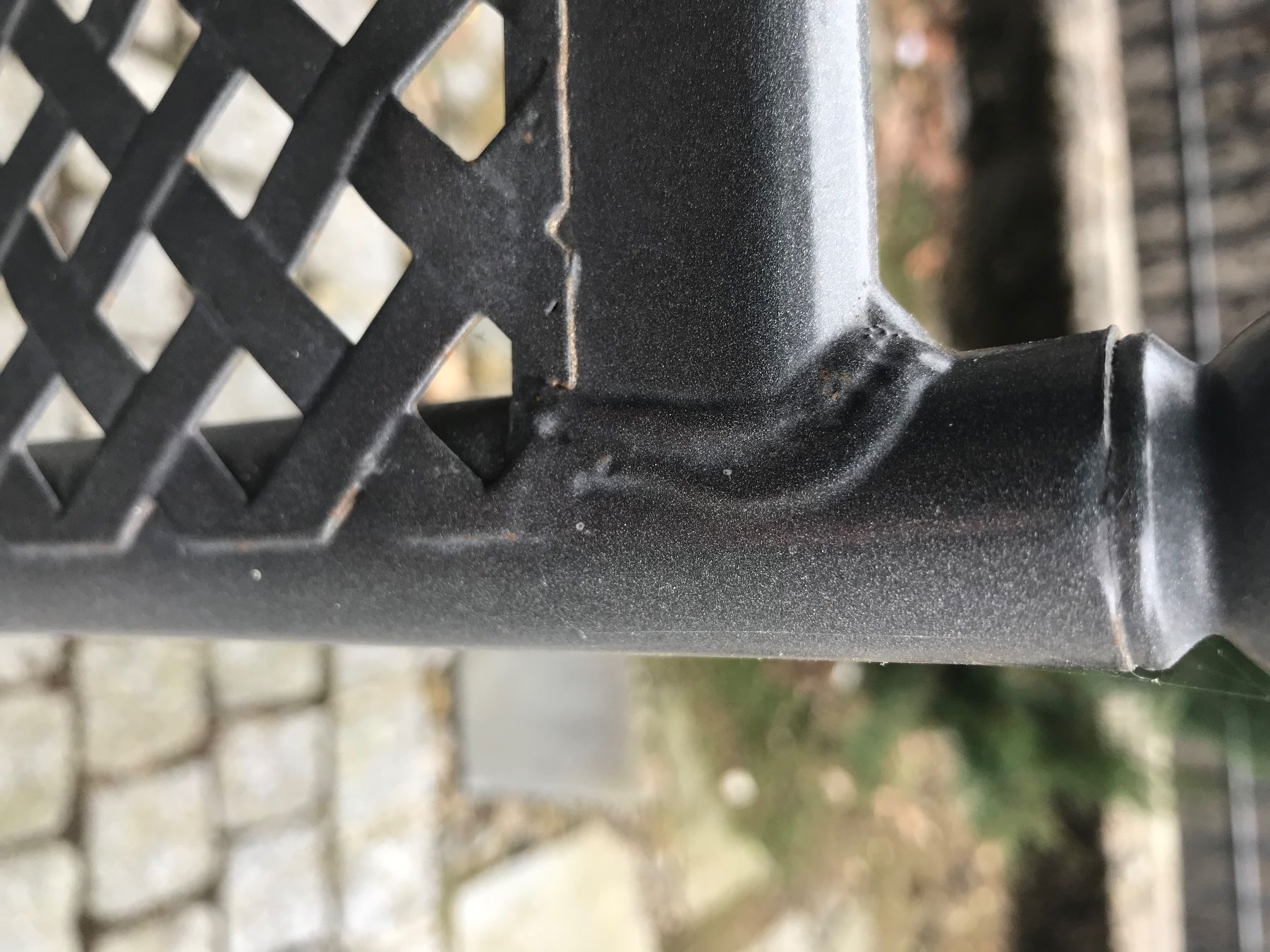 Stühle: 6 eiserne stapelbare Gartenstühle – Gebraucht aus Sursee von  6