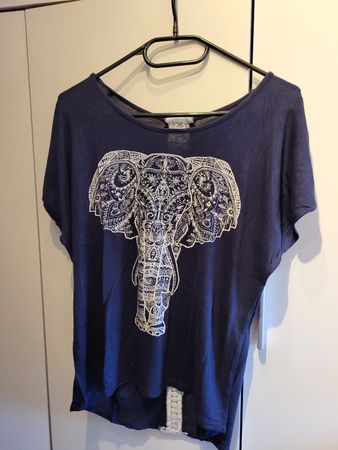 Sommerliches Shirt mit Elefant-Motiv, Grösse M, Blau