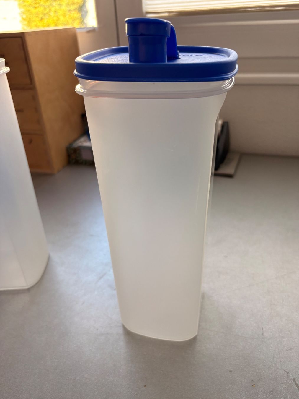 Tupperware Contenitori & Simili: Tupperware Slimkrug 2L – Usato da Emmenbrücke venduto da Pajuma