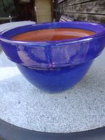 Schöner Ton Topf in Blau