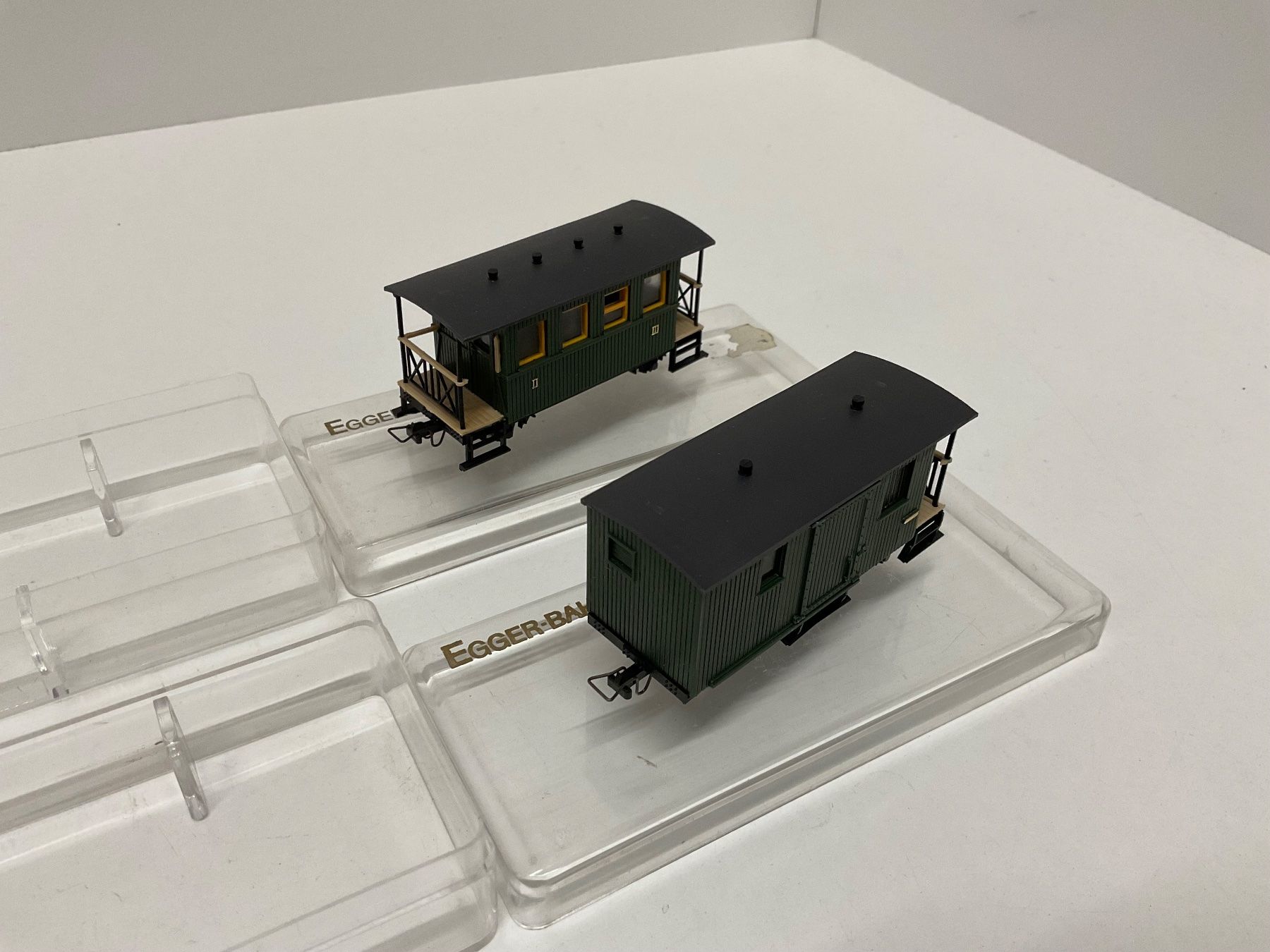 Egger-Bahn Modellini di ferrovie: 2x H0e, Egger-Bahn Waggons grün, Bespielt mit Verpackung – Usato da Chur venduto da Chur75 2