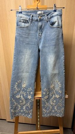 Jeans large 7/8 avec fleurs brodées Onado neuf