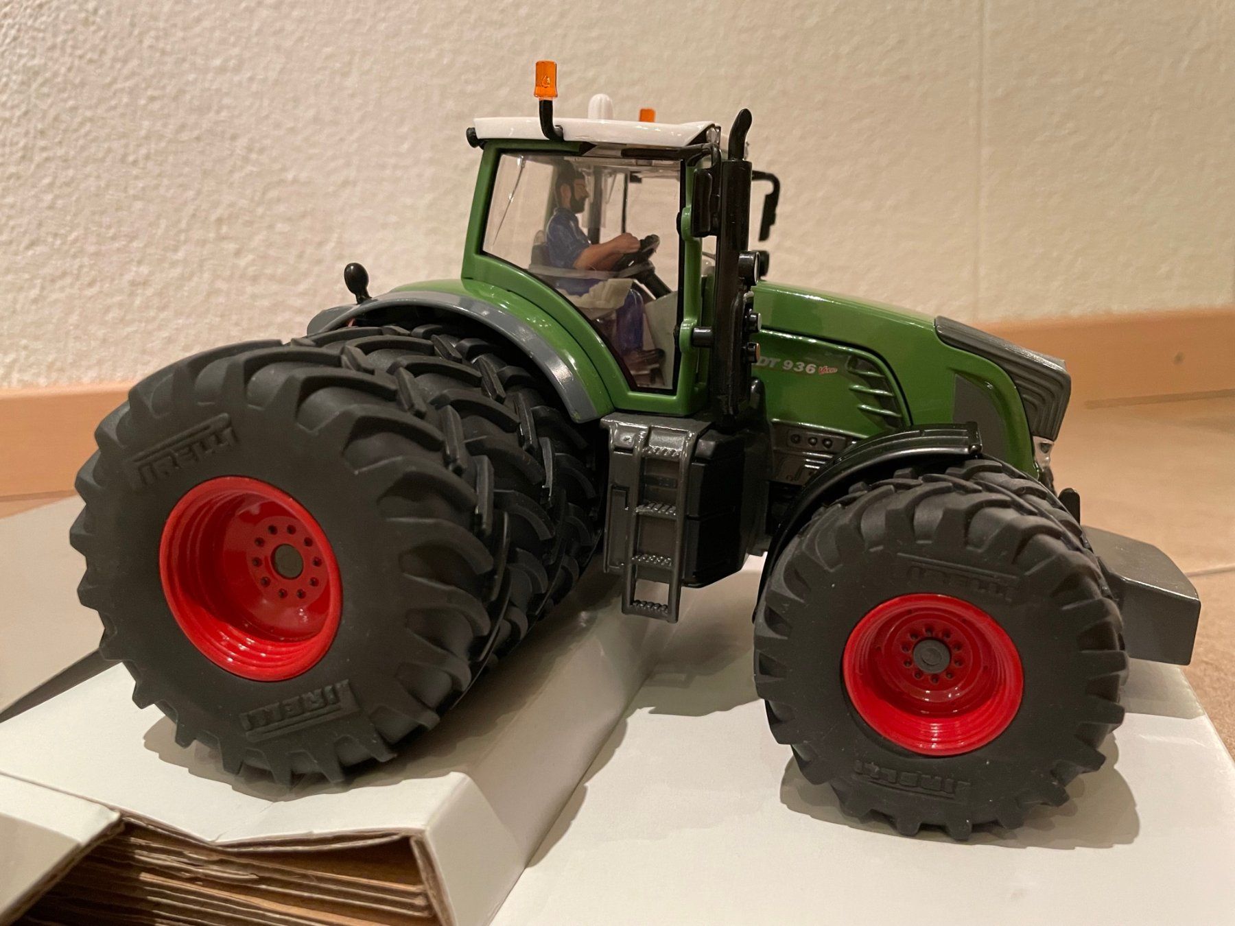 Fendt Trattori: SIKU Fendt 936 Vario – Nuovo e nell'imballaggio originale da Kreuzlingen venduto da Stefan1150 1