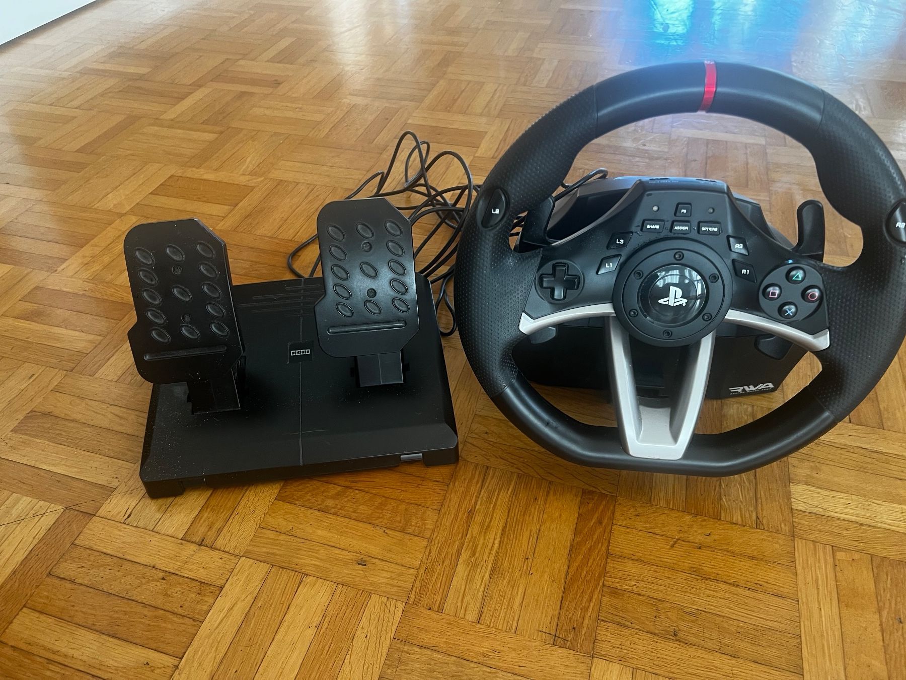 Console: Lenkrad ps4 – Usato da Ebikon venduto da Venus025