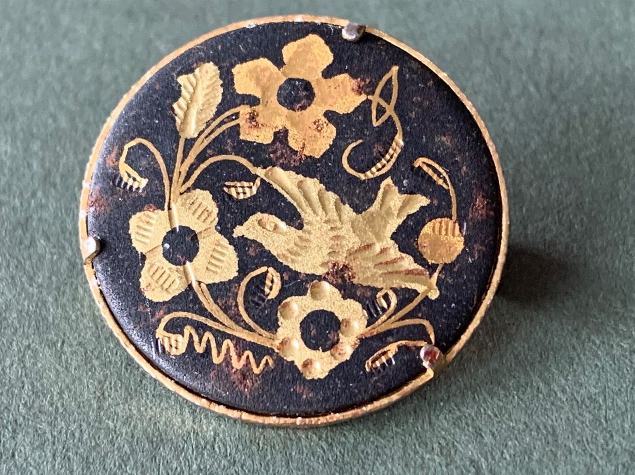 Broschen & Nadeln: Japanische Brosche – Gebraucht aus Laufen von Bellebellezza
