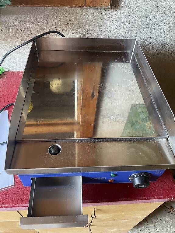 Griglie: Grill elektrisch, Fleisch, Grillplatte, Catering – Usato da Lupsingen venduto da kurrrti 2