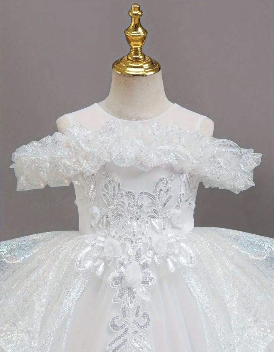 Robes et jupes: Kinderkleid weiss Grösse 122/128 – Neuf (Voir description) à Andelfingen par mir_k5sx