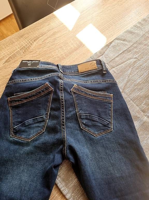 Jeans: Jeans tg.36 frau – Usato da Bassersdorf venduto da ros_mn7q 1