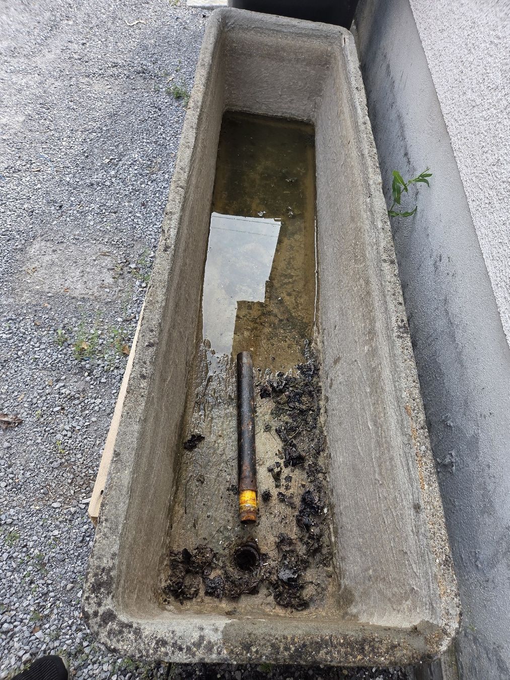 Stagni & Fontane ornamentali: Beton Trog- Alter Brunnen – Usato da Oberhasli venduto da General-Dealer 1