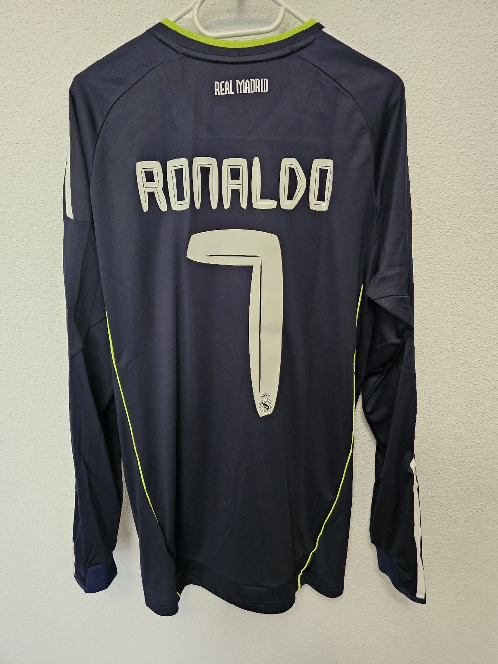 Canottiere & Pantaloni: Real Madrid Spielertrikot 10/11 – Nuovo (secondo la descrizione) da Rickenbach LU venduto da LichterWelt 1