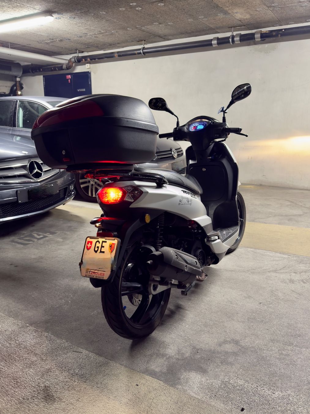 Peugeot Scooter: Peugeot 125i + case 32l – Usato da Genève venduto da mat_fsq9 1