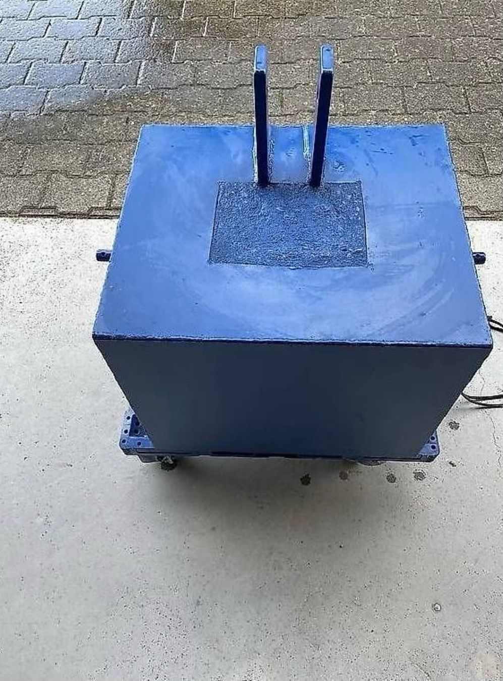 Trattori: aktor Front Gewicht 300Kg – Usato da Walliswil-Nbipp venduto da Pierre04 1