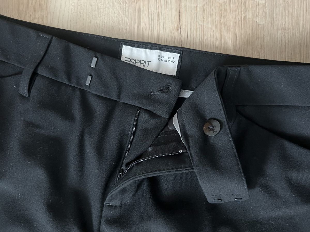 Esprit Hosen: Esprit Stoffhose, Gr. 40, schwarz, neuwertig – Gebraucht aus Thun von Siladi 4