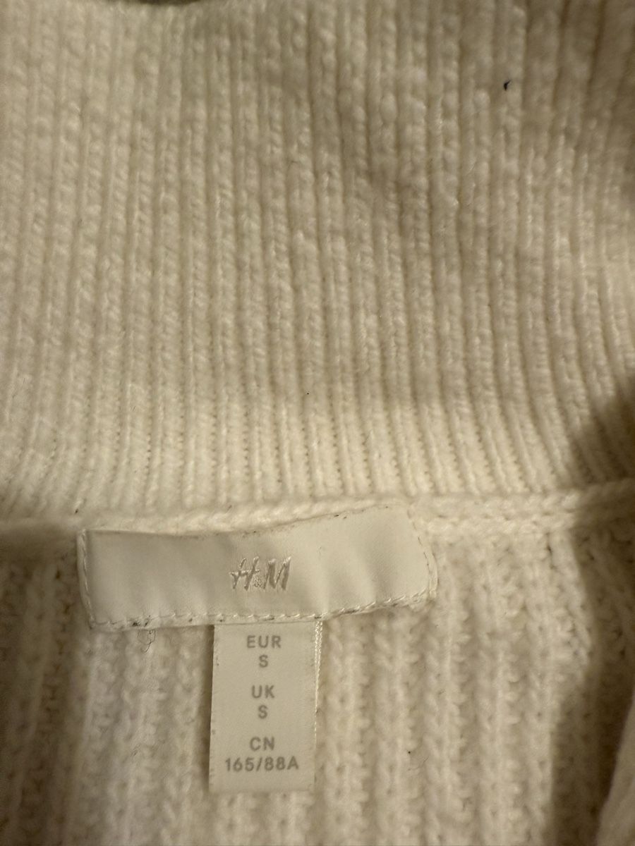 H&M Maglioni & Felpe: Winterlicher Strickpullover mit Reissverschluss, Creme – Usato da Luzern venduto da Lorena.haj 1