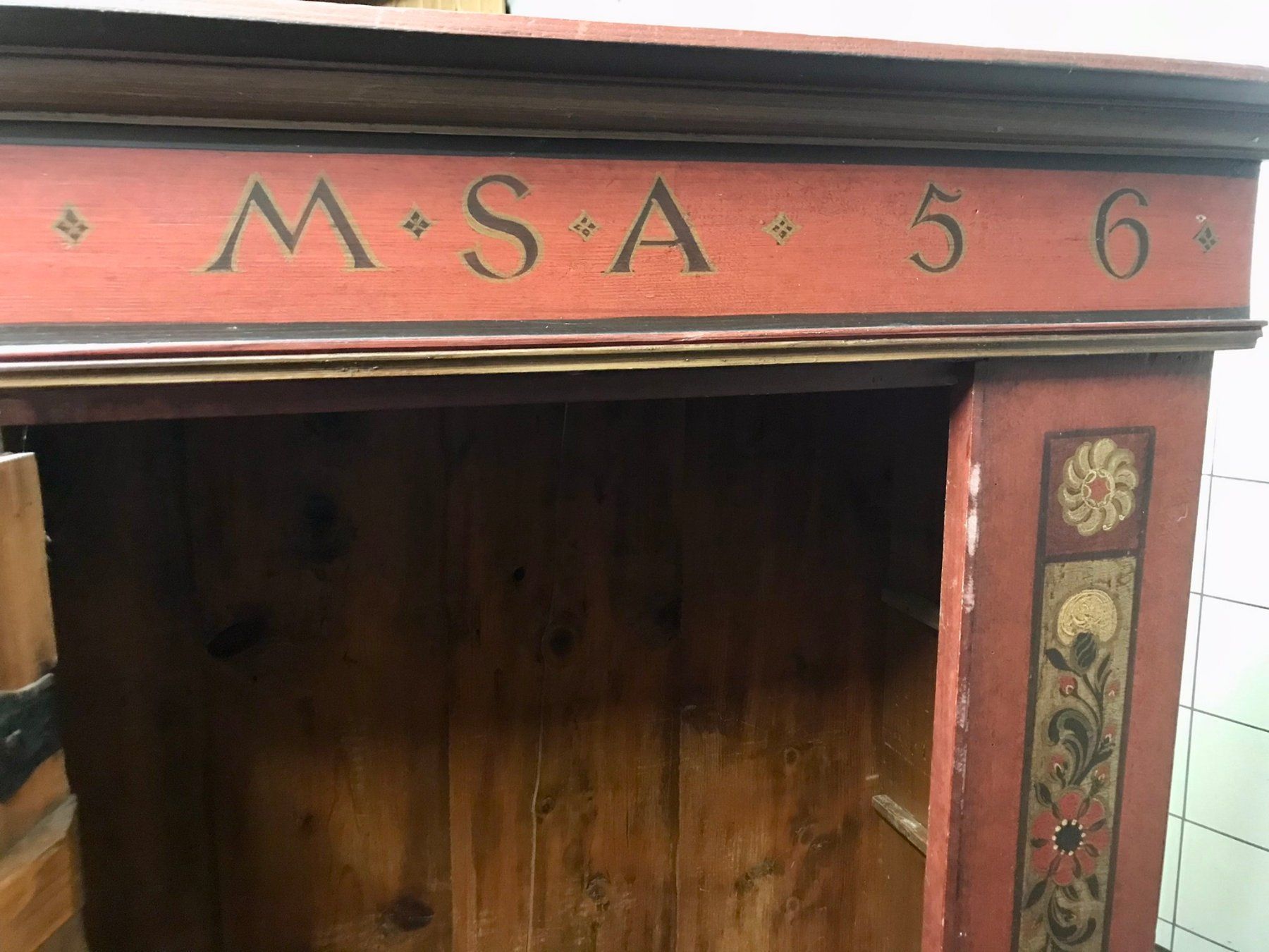 Armadi: Antiker Bauernschrank – Usato da schaffhausen venduto da bryli 4