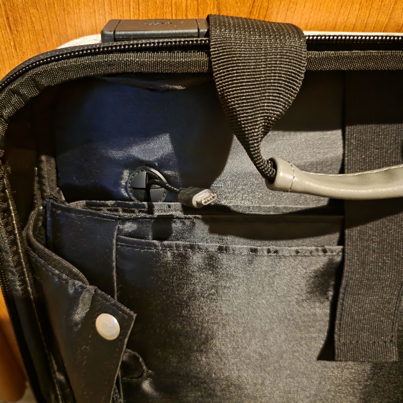 Sonstiges zu Aviatik: Trolley Guess bianco/grigio – Neu (gemäss Beschreibung) aus Rancate von sarah357 3