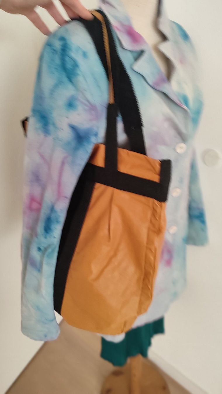 Borse da donna: Leder Tasche. Cool Farbe – Nuovo (secondo la descrizione) da Bellikon venduto da MellonCollieMitTwint 2