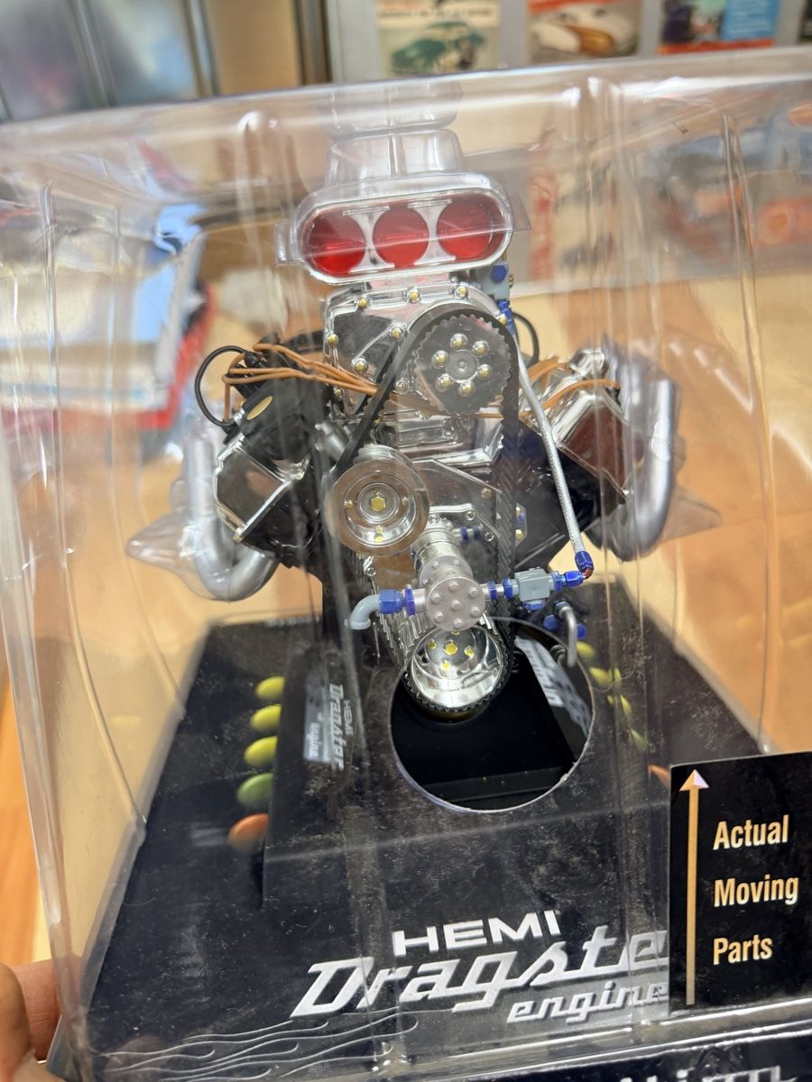Kits de montage: Hemi Mopar Dodge Motor Modell – Neuf avec emballage d'origine à AARBURG par cheapstuff 4